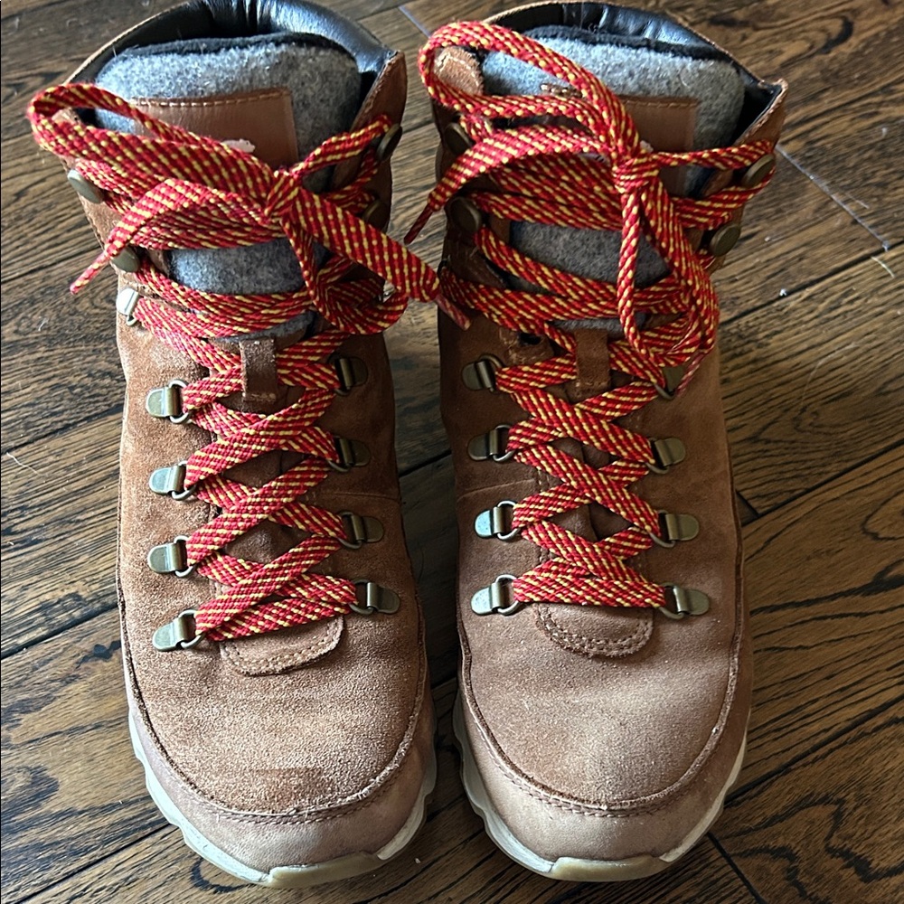 Sorel Tan Suede Boots with Red Laces